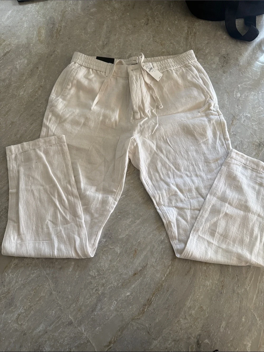 Banana Republic Men's Light Cream Drawstring Linen-Blend Pants